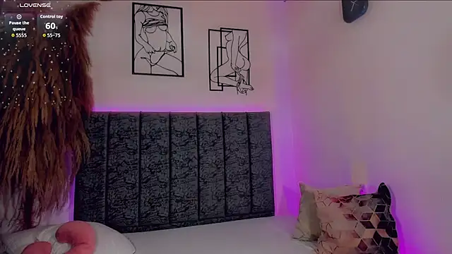 Snapshot of blonder_roux chatting on 11/26/25, 12:16 blonder roux online show from 11/26/25, 12:16