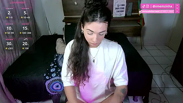 Snapshot of sinemsultanaa chatting on 04/14/26, 11:54 sinemsultanaa online show from 04/14/26, 11:54