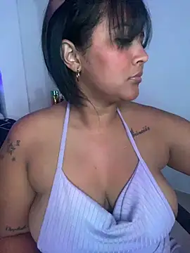 Snapshot of sashaoficial_ chatting on 09/09/25, 04:55 sashaoficial online show from 09/09/25, 04:55