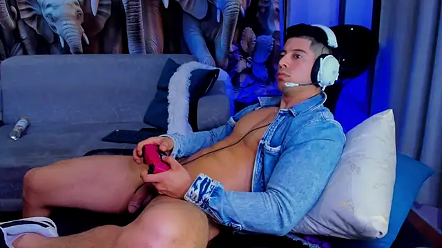 Lukas Green online show from 11/12/25, 08:40