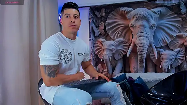 Snapshot of Lukas_Green chatting on 09/14/25, 07:47 Lukas Green online show from 09/14/25, 07:47