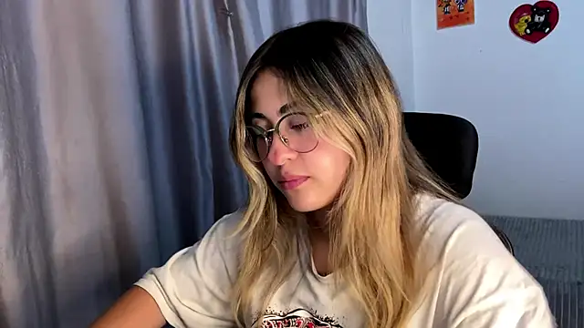 emma  bell  online show from 11/10/25, 10:26