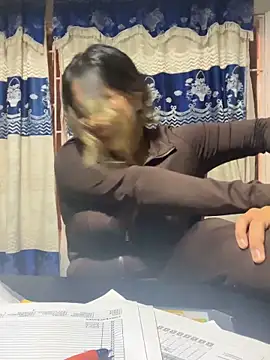 emma  bell  online show from 04/05/26, 06:20