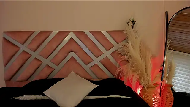 viol collins   online show from 11/08/25, 08:56