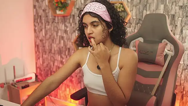 bonniie 98  online show from 02/16/26, 07:34