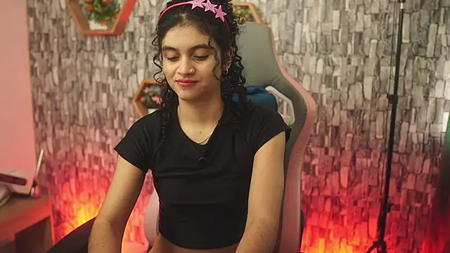 Snapshot of bonniie_98_ chatting on 04/18/26, 05:04 bonniie 98 online show from 04/18/26, 05:04