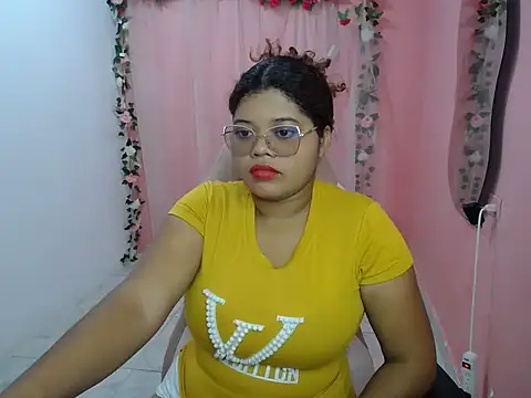 natalietits1 online show from 09/18/25, 06:44