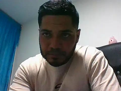 Snapshot of Alexanonimo chatting on 09/11/25, 03:17 Alexanonimo online show from 09/11/25, 03:17