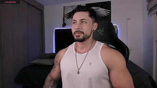 santi aesthetic online show from 03/26/26, 02:43