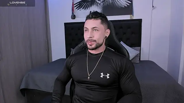 santi aesthetic online show from 10/06/25, 02:46