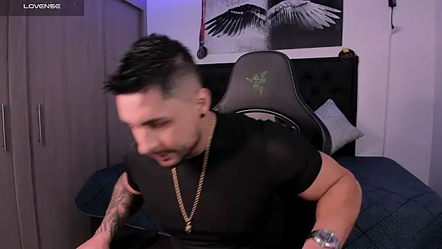 santi aesthetic online show from 02/15/26, 12:11