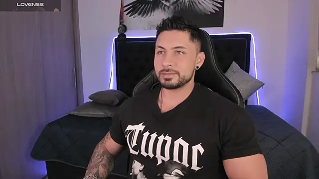 santi aesthetic online show from 04/23/26, 03:35