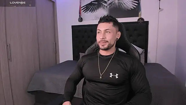 santi aesthetic online show from 10/24/25, 03:38