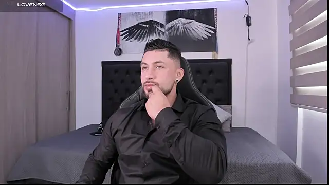 santi aesthetic online show from 10/12/25, 09:05