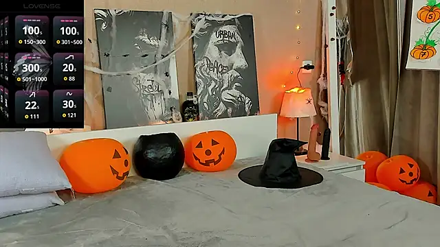 Kristy na online show from 10/28/25, 02:23