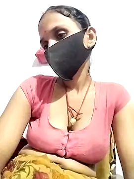 Snapshot of Soniy-Maax chatting on 03/01/26, 04:40 Soniy-Maax online show from 03/01/26, 04:40