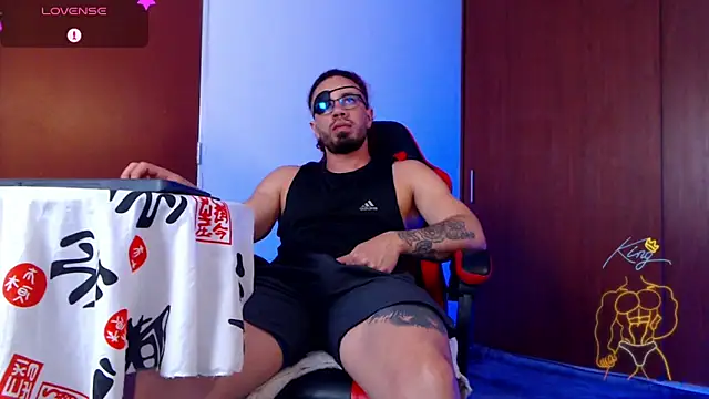 Snapshot of pirata_fitness chatting on 03/12/26, 02:43 pirata fitness online show from 03/12/26, 02:43