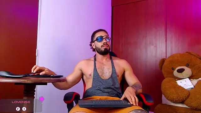 Snapshot of pirata_fitness chatting on 09/24/25, 08:32 pirata fitness online show from 09/24/25, 08:32