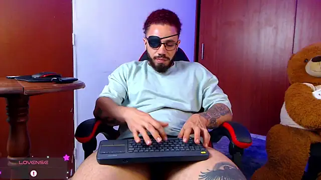 Snapshot of pirata_fitness chatting on 09/18/25, 09:07 pirata fitness online show from 09/18/25, 09:07