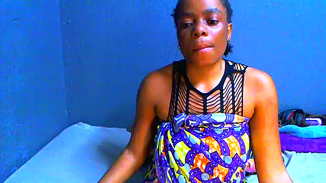 Snapshot of SMALLBOOBSXX chatting on 06/11/26, 05:32 SMALLBOOBSXX online show from 06/11/26, 05:32