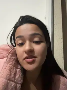 Snapshot of Manu_2002_ chatting on 05/18/26, 02:33 Manu 2002 online show from 05/18/26, 02:33