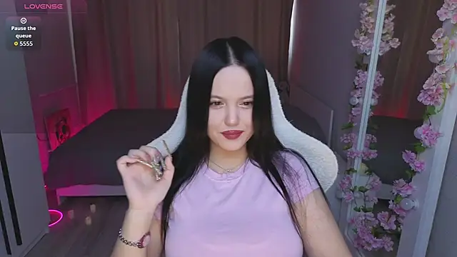 Betty  Davvis online show from 10/15/25, 01:19