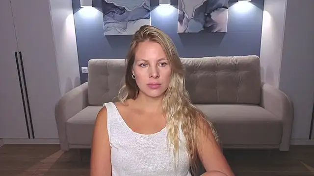 MelanieBennett online show from 09/12/25, 06:13