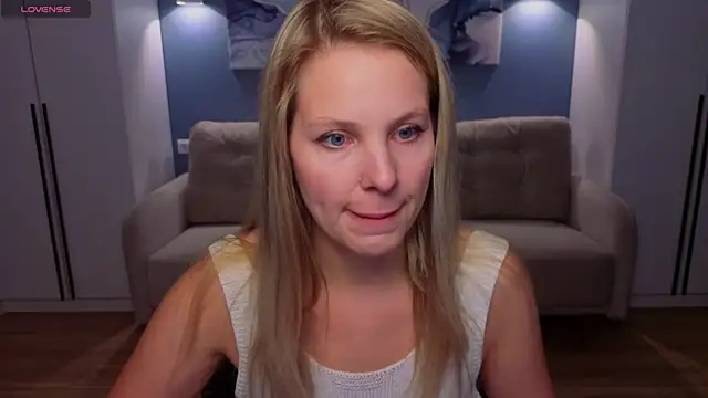 Snapshot of MelanieBennett chatting on 05/07/26, 06:17 MelanieBennett online show from 05/07/26, 06:17