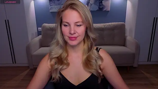 Snapshot of MelanieBennett chatting on 05/14/26, 06:21 MelanieBennett online show from 05/14/26, 06:21