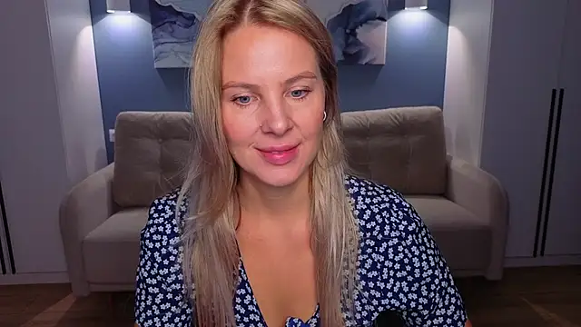 MelanieBennett online show from 10/07/25, 06:03