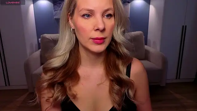 MelanieBennett online show from 04/04/26, 06:09