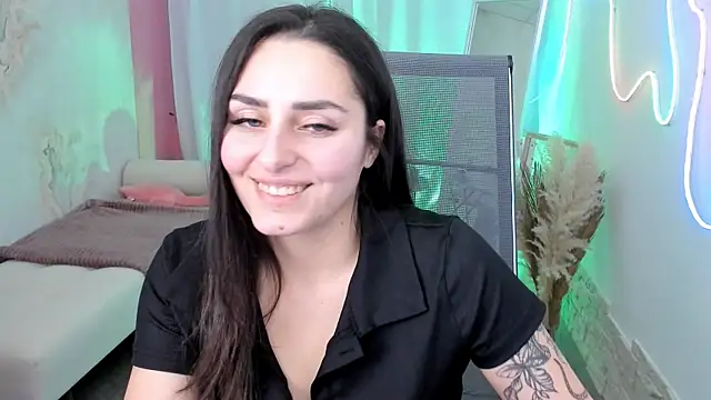 ValeriiMills online show from 12/15/25, 02:45