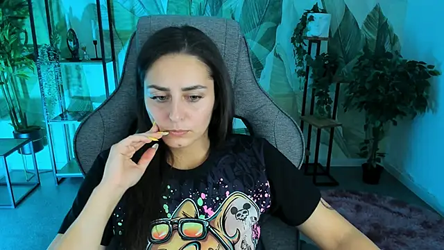 ValeriiMills online show from 10/13/25, 04:08