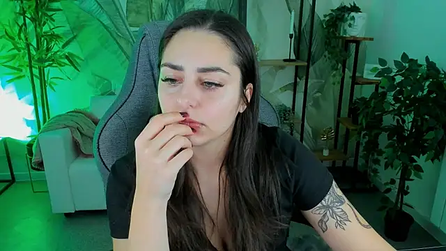 ValeriiMills online show from 01/07/26, 02:33