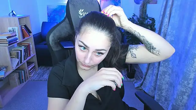 ValeriiMills online show from 04/02/26, 02:02