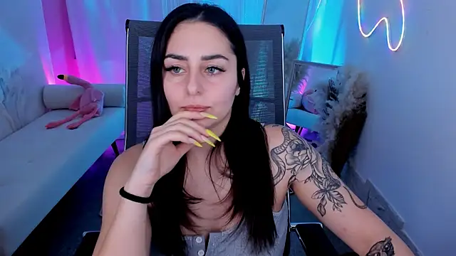 ValeriiMills online show from 02/12/26, 03:45