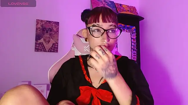 SharaRoss1 online show from 04/18/26, 02:47