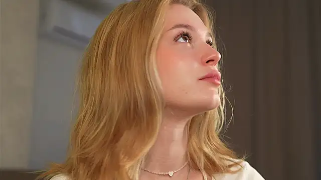Snapshot of Cyberheart_ chatting on 10/05/25, 12:51 Cyberheart online show from 10/05/25, 12:51