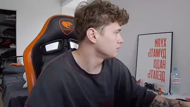 DanyDavis online show from 10/15/25, 10:56