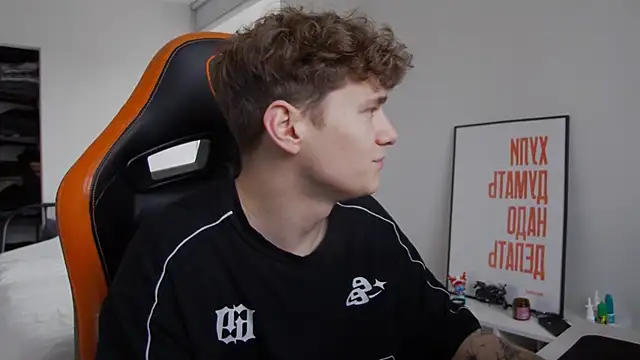 DanyDavis online show from 10/19/25, 09:34