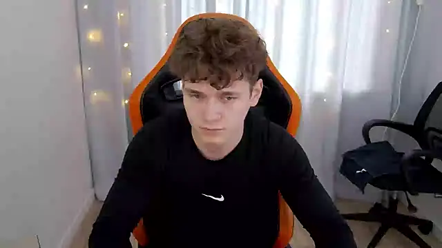 DanyDavis online show from 04/10/26, 08:54