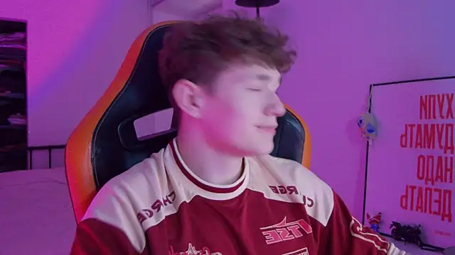 DanyDavis online show from 10/13/25, 07:15