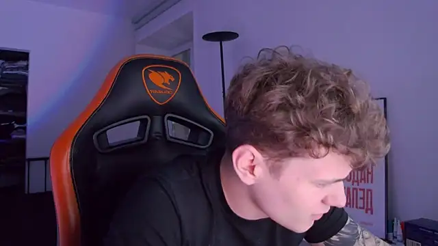 DanyDavis online show from 10/10/25, 08:31