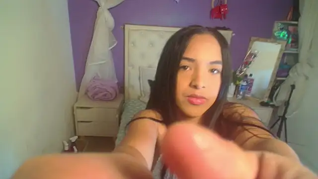 Snapshot of paula_zambrano7 chatting on 03/21/25, 04:29 paula zambrano7 online show from 03/21/25, 04:29