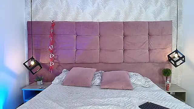 Jenna-Mitchell online show from 11/10/25, 03:44