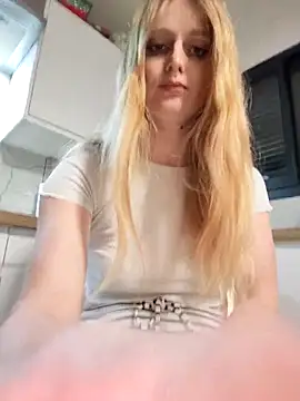 Snapshot of tuny_x chatting on 04/13/26, 04:16 tuny x online show from 04/13/26, 04:16