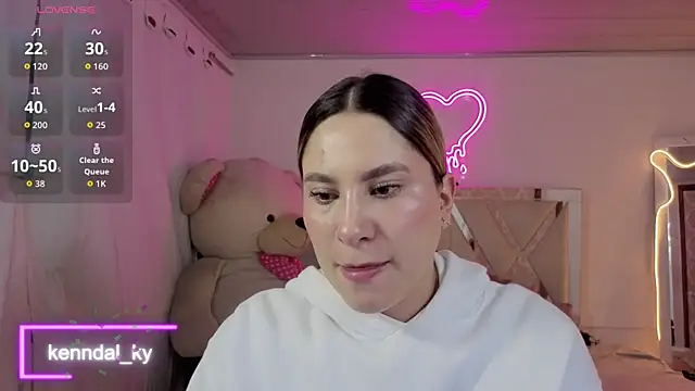 saaya tay online show from 04/17/26, 03:20