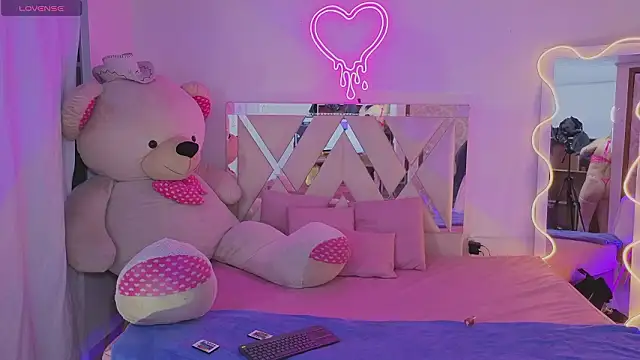 saaya tay online show from 02/13/26, 04:01