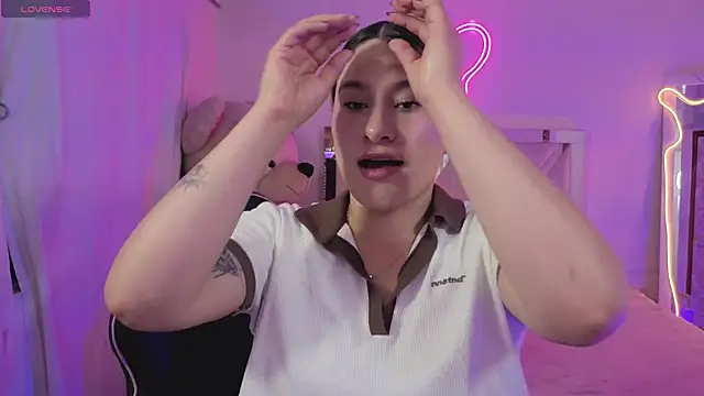 saaya tay online show from 04/15/26, 03:23