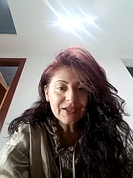 Snapshot of lunadicty chatting on 09/27/25, 09:54 lunadicty online show from 09/27/25, 09:54